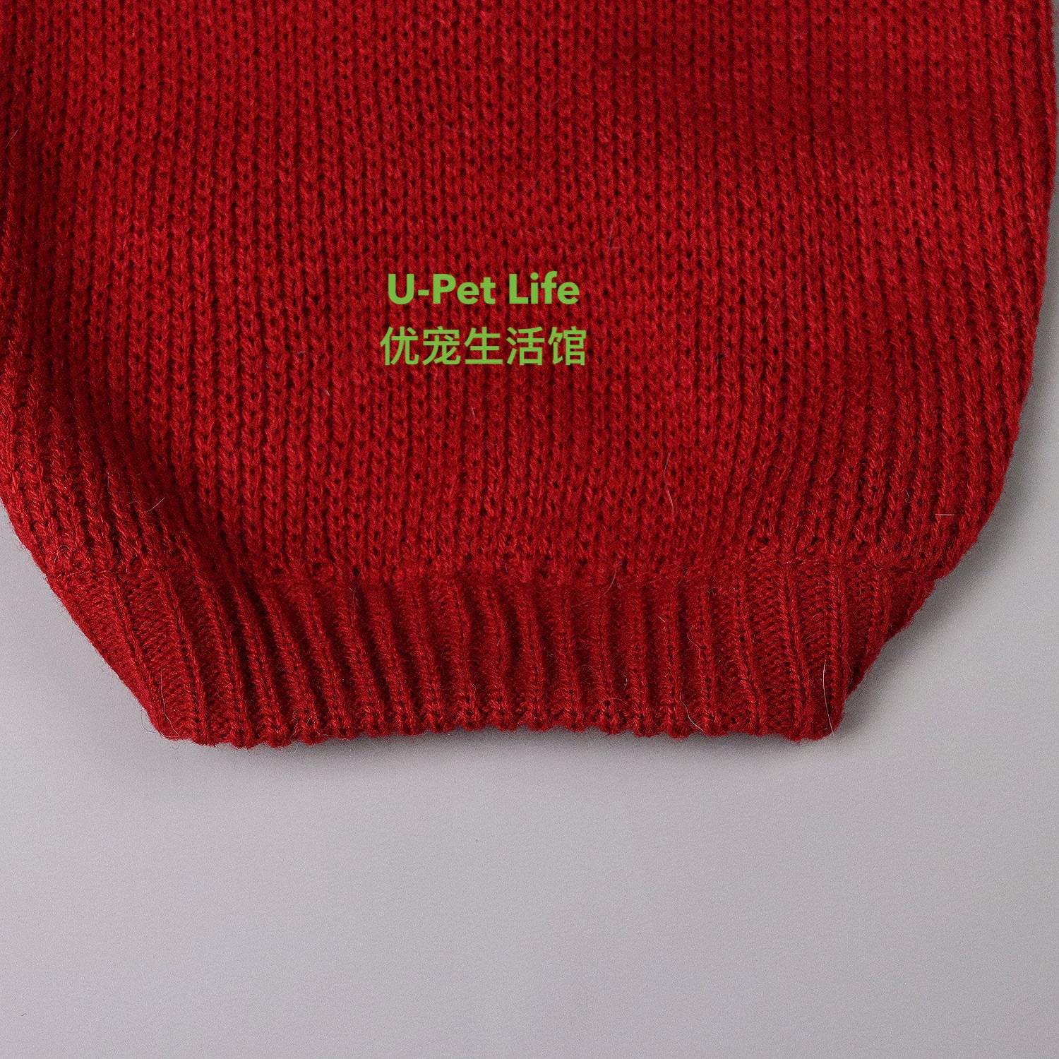 红色纽扣外套